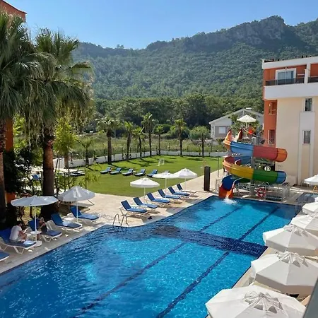 ホテル Lavia Kemer